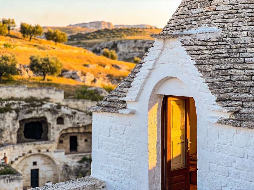 Путешествие по Апулии: сказочные домики трулли и пещерный город Матера